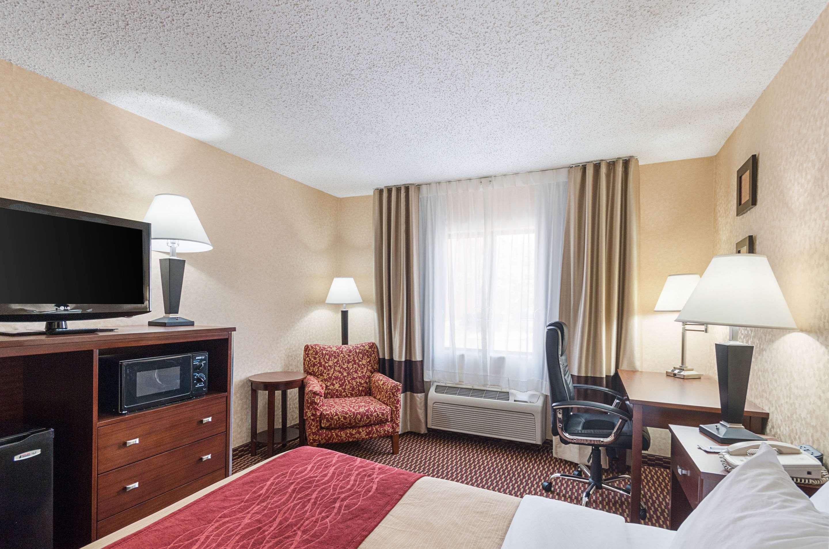 Quality Inn Parkersburg North-Vienna Экстерьер фото