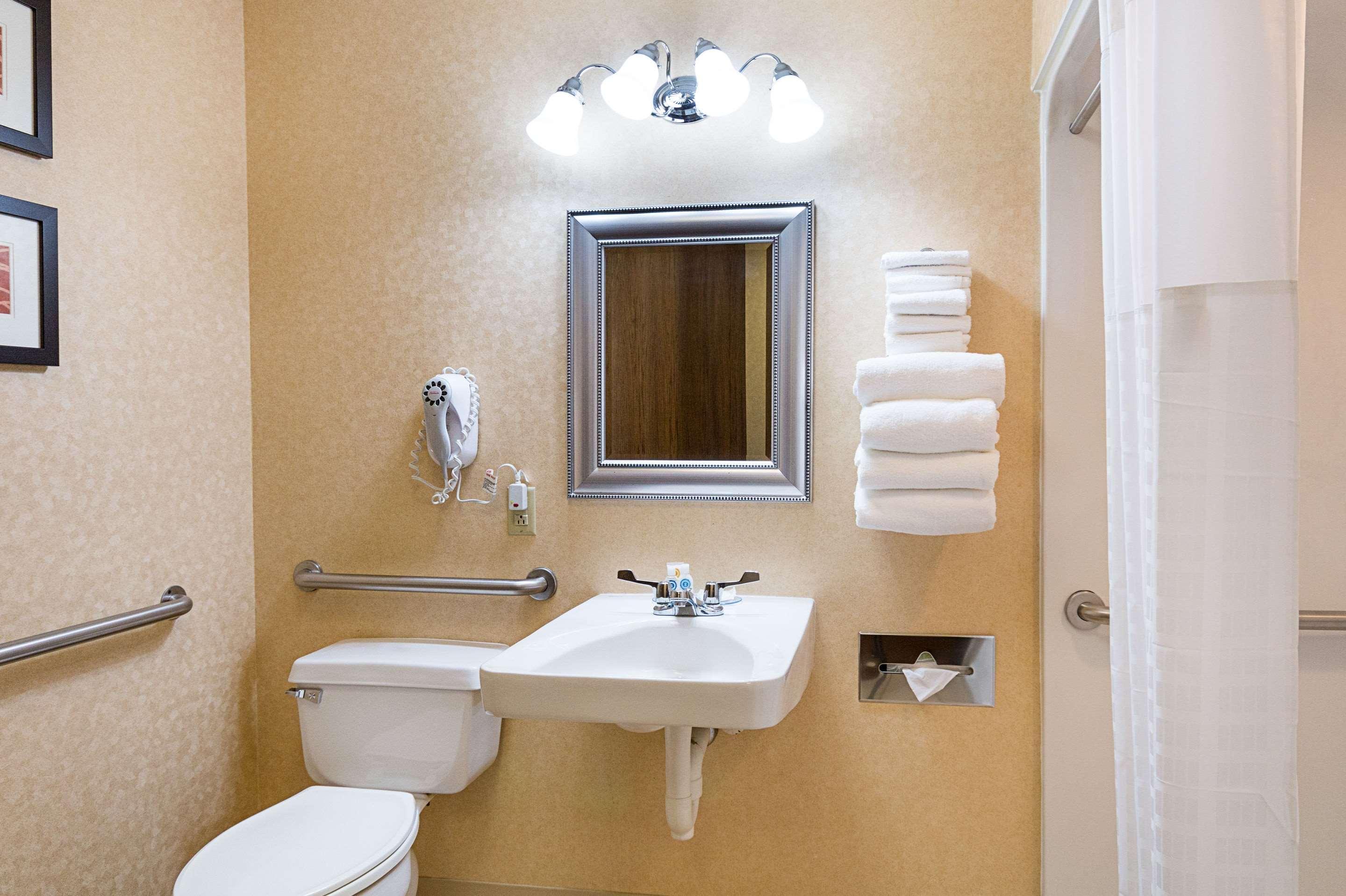 Quality Inn Parkersburg North-Vienna Экстерьер фото