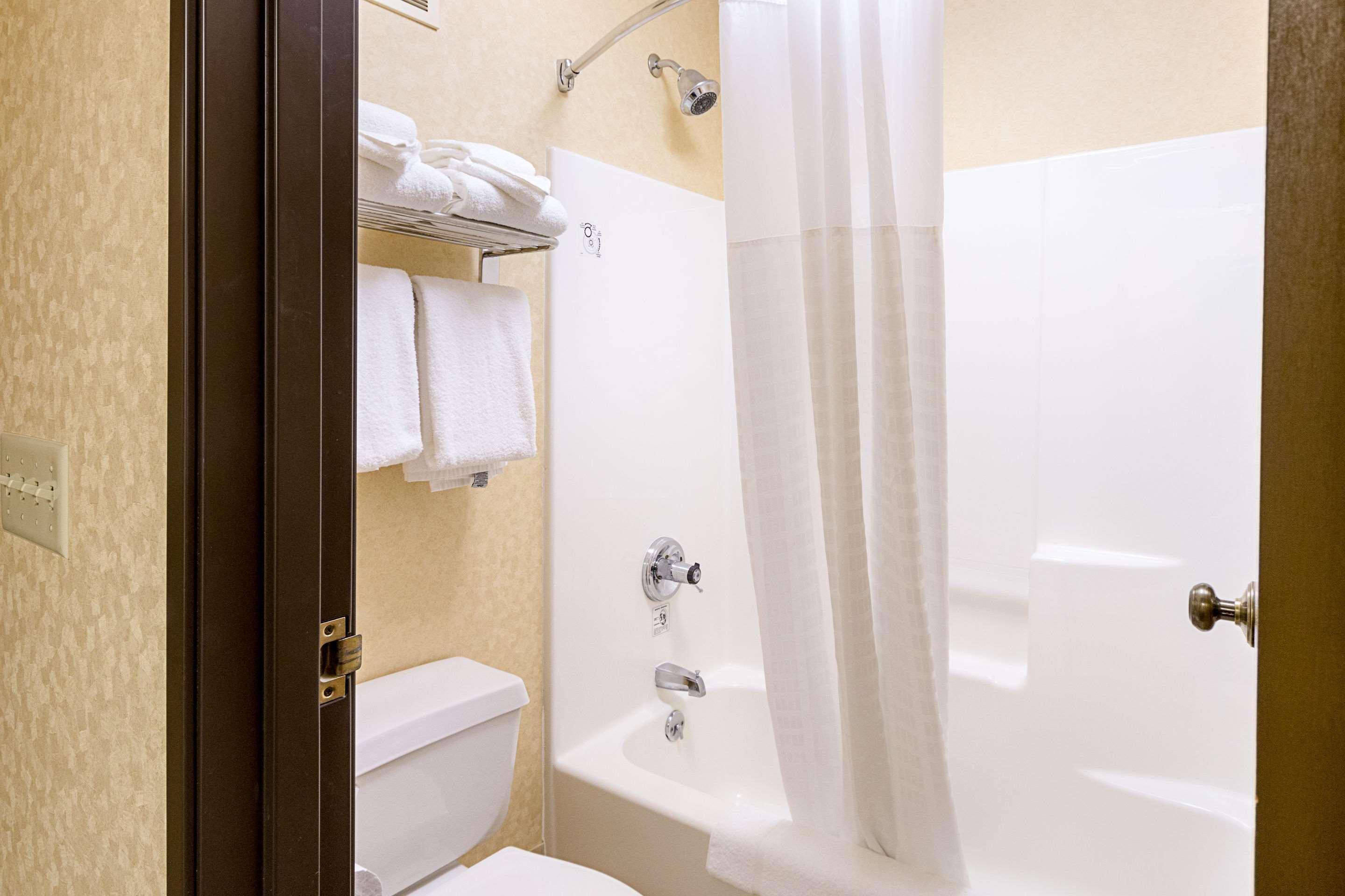 Quality Inn Parkersburg North-Vienna Экстерьер фото