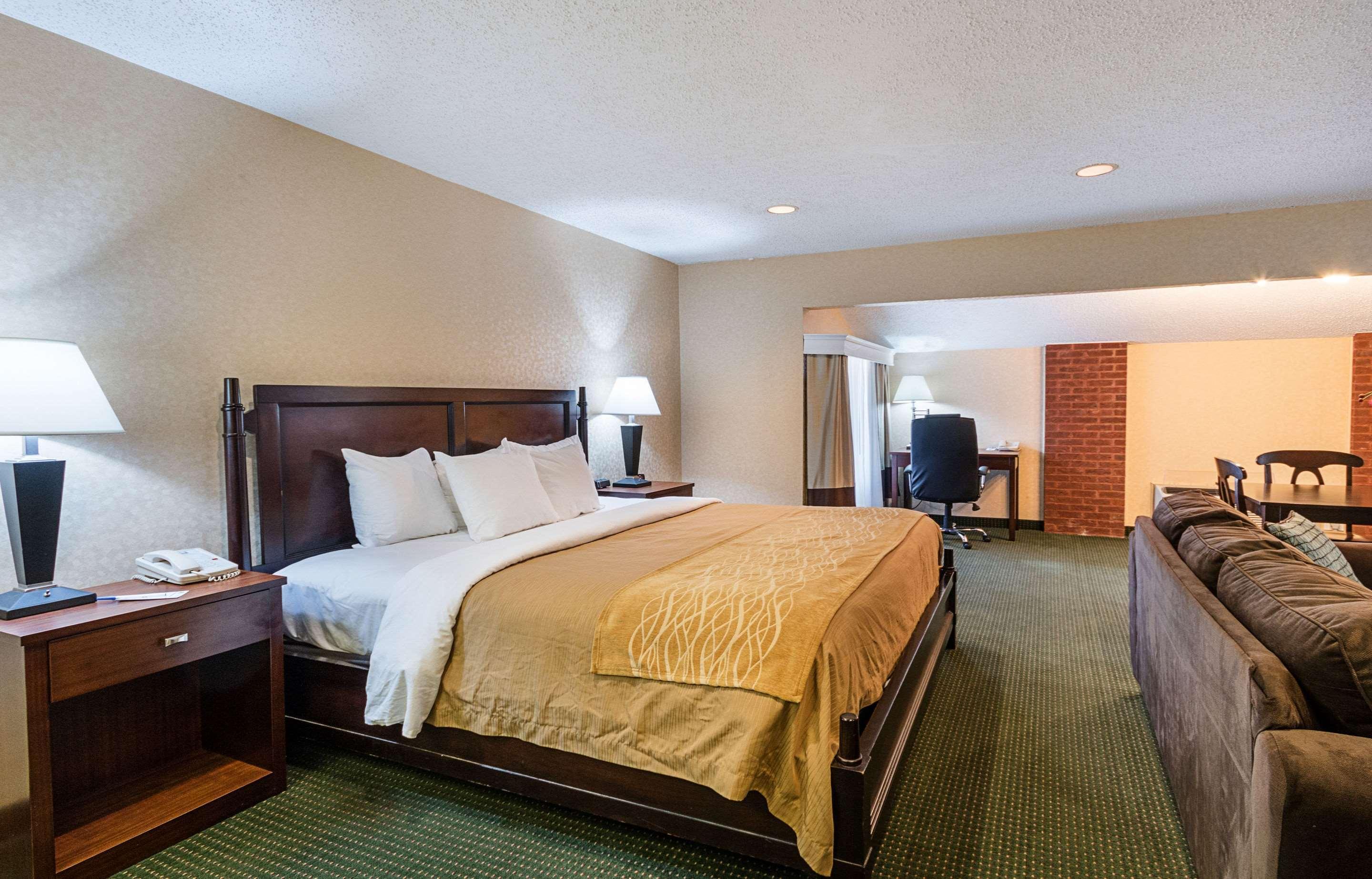 Quality Inn Parkersburg North-Vienna Экстерьер фото