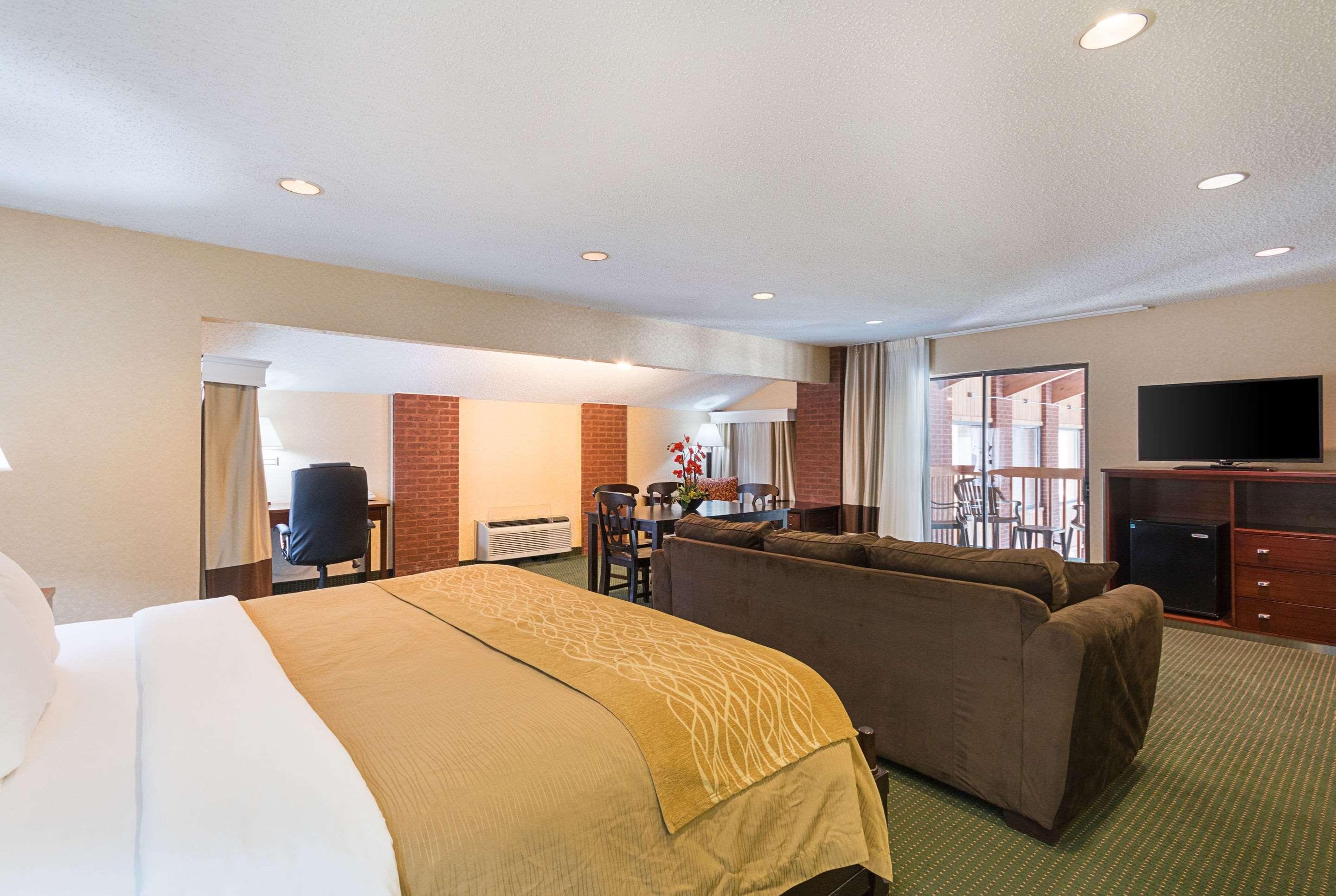 Quality Inn Parkersburg North-Vienna Экстерьер фото