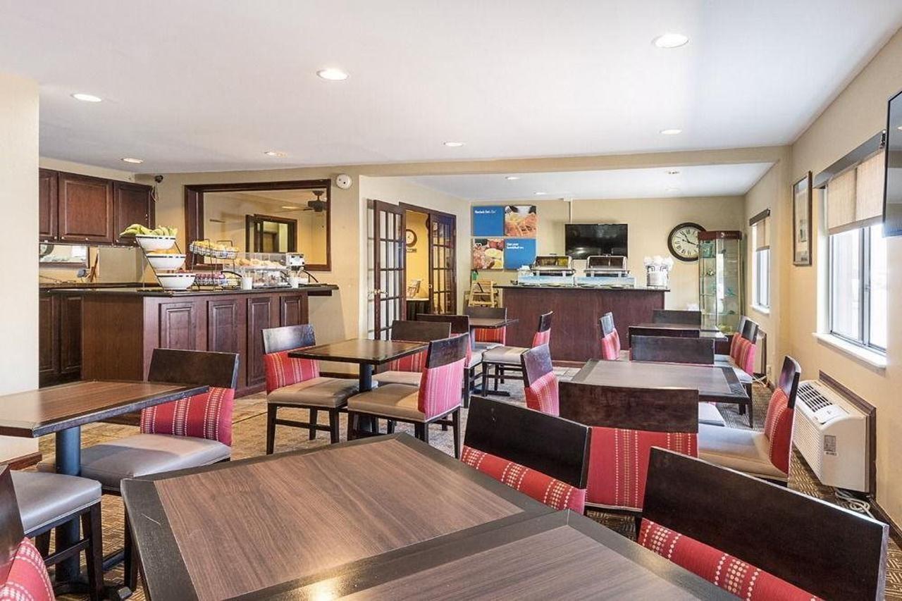 Quality Inn Parkersburg North-Vienna Экстерьер фото
