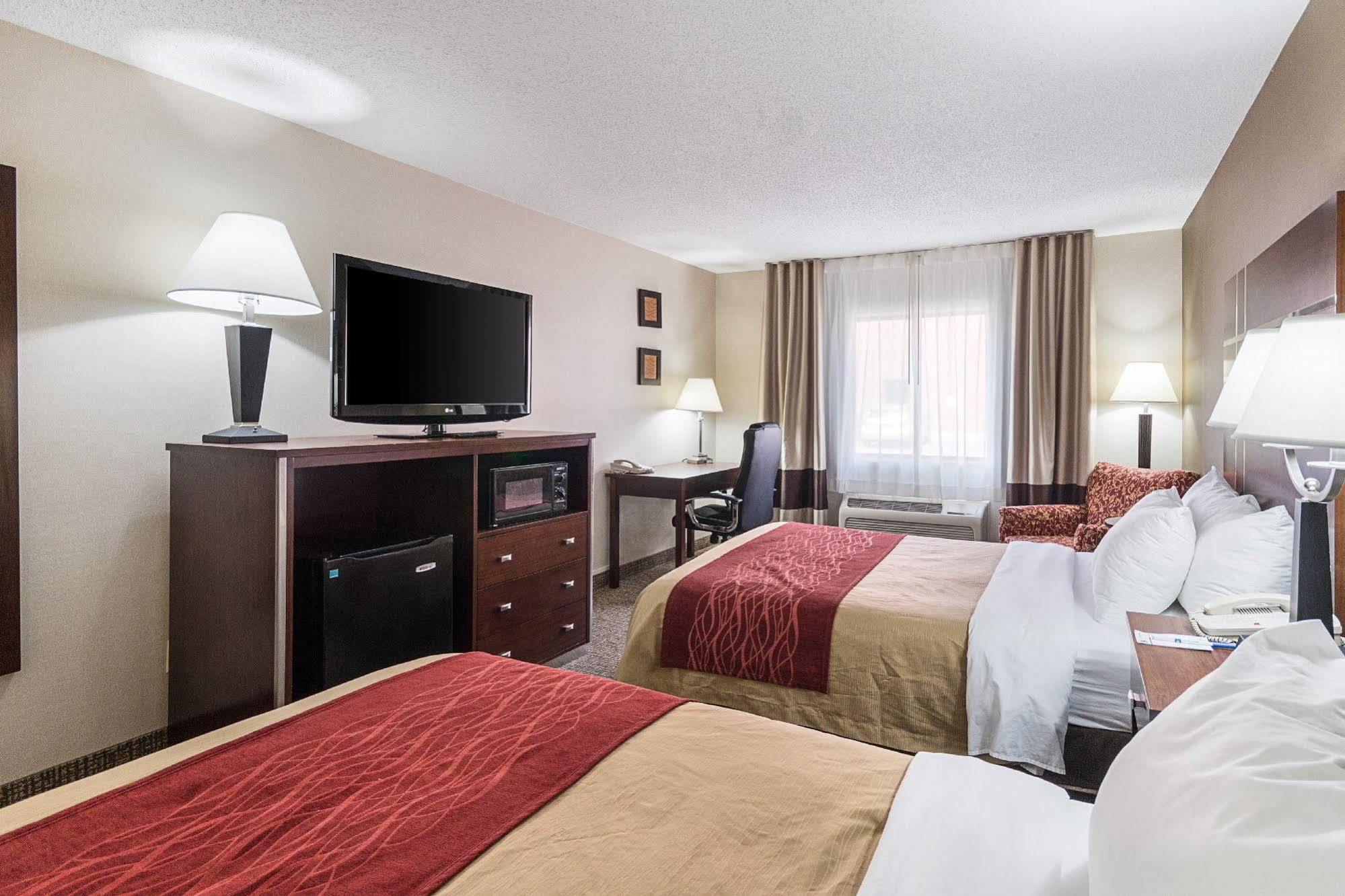 Quality Inn Parkersburg North-Vienna Экстерьер фото